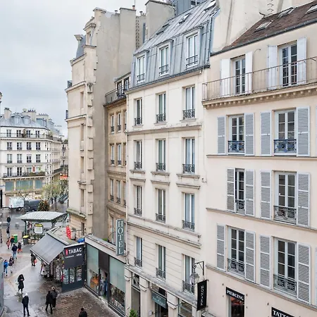 Bright & Spacious Duplex Near Notre Dame De París