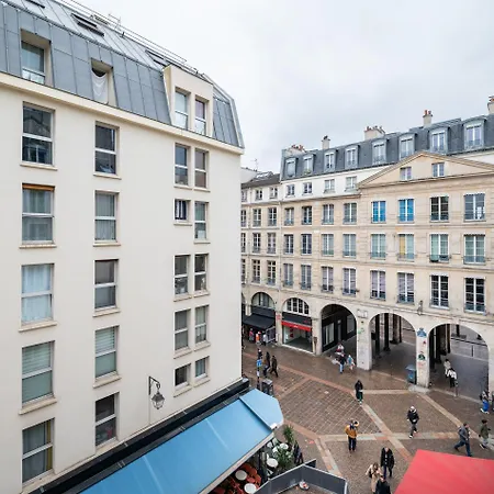 Bright & Spacious Duplex Near Notre Dame De *