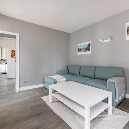 Bright & Spacious Duplex Near Notre Dame De Apartamento