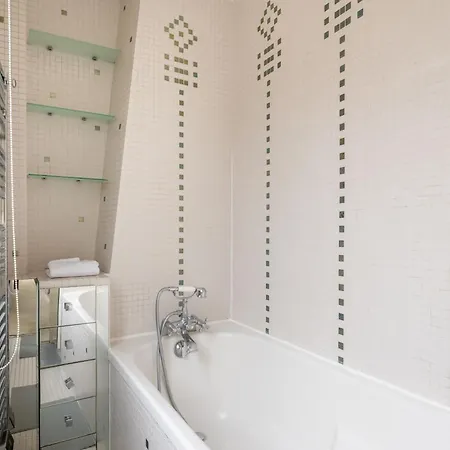 Apartamento Bright & Spacious Duplex Near Notre Dame De *