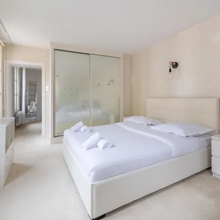 Bright & Spacious Duplex Near Notre Dame De Apartamento París